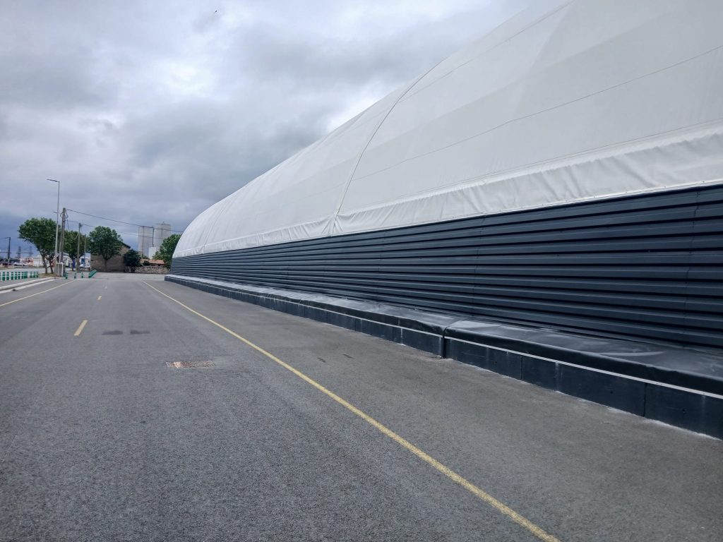 Bâtiment de stockage textile – vue du long pan – Charente-Maritime (17)