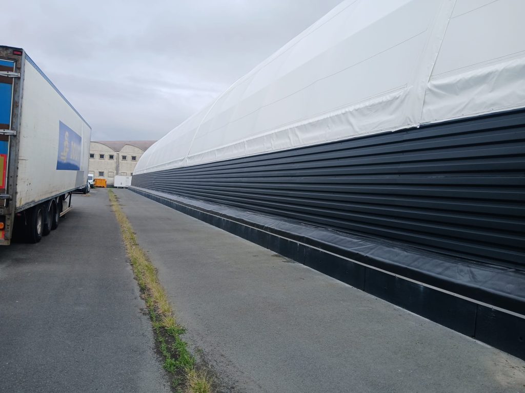 Bâtiment de stockage textile – vue générale – Charente-Maritime (17)