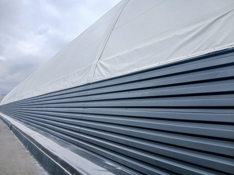Bâtiment de stockage textile – pose du bardage – Charente-Maritime (17)