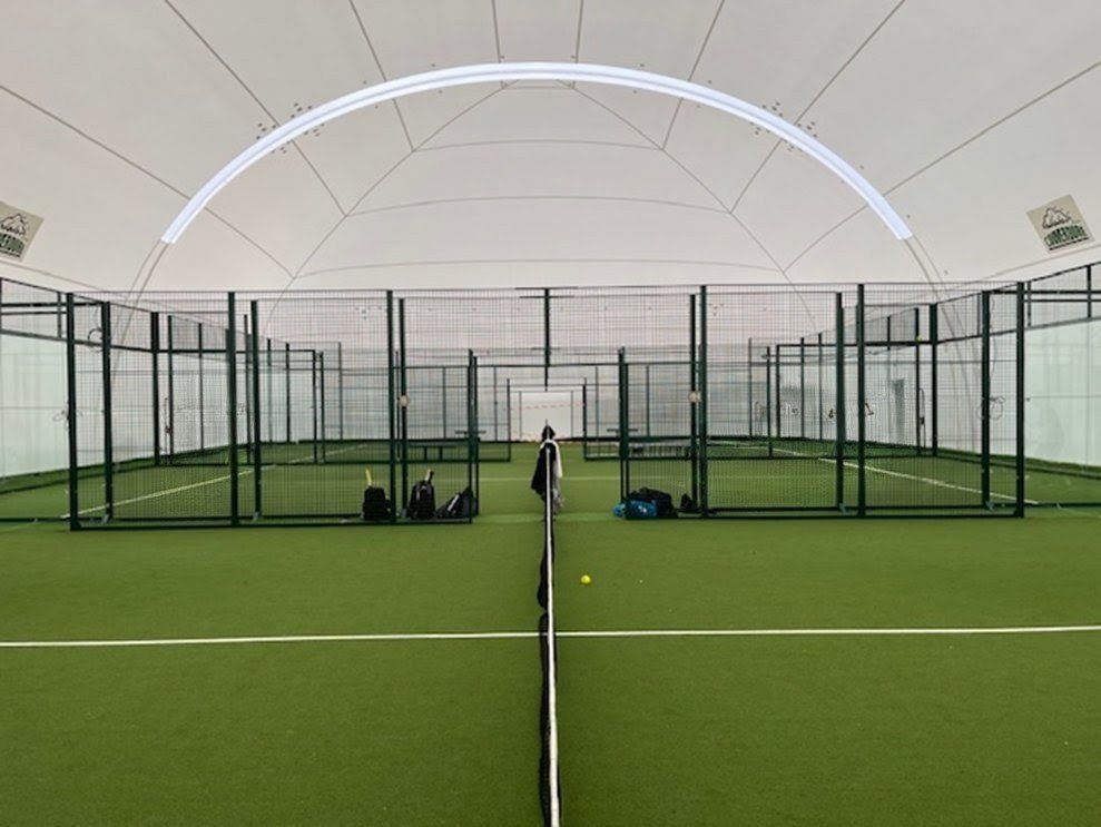 Terrains de padel couverts par une structure gonflable (bulle) – Hauts-de-Seine (92)