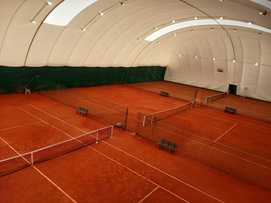 Trois courts de tennis couverts par une structure gonflable (bulle) – éclairage LED – Val-de-Marne (94)